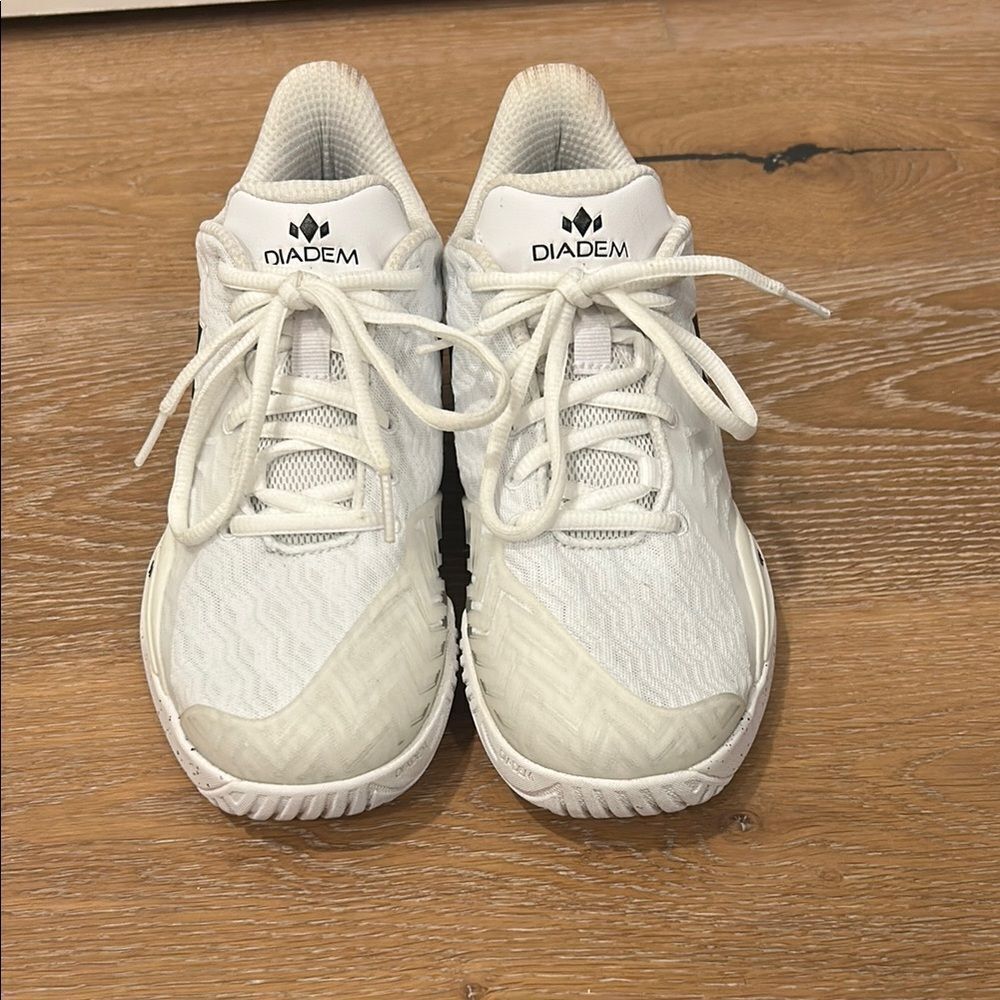 DIADEM COURT BURST White & Black Pickleball Sneakers, Size 7